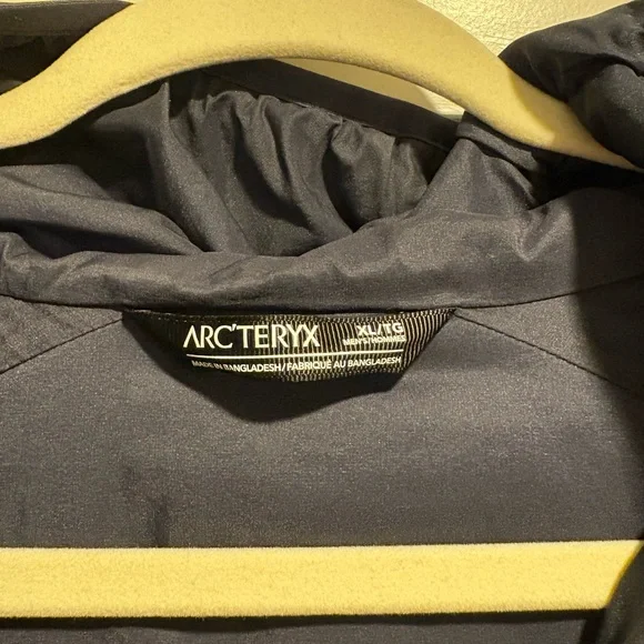 Arc'teryx Men's Atom Performance Jacket - Picture 2 of 4